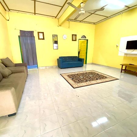 Umi Homestay Batu Buruk 瓜拉丁加奴 外观 照片