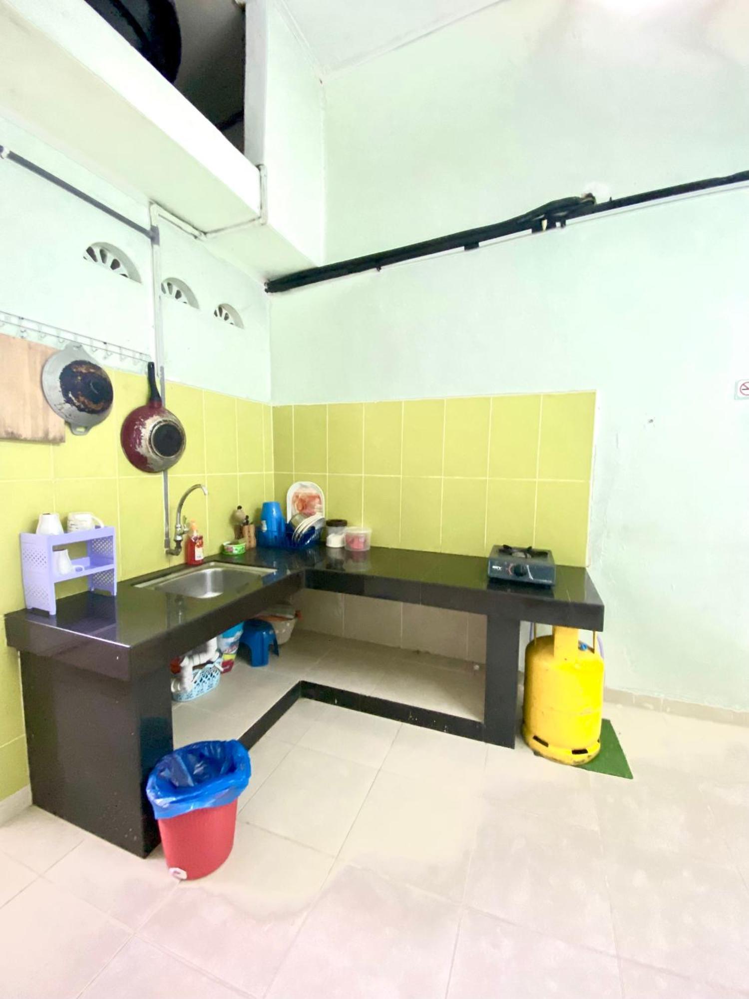 Umi Homestay Batu Buruk 瓜拉丁加奴 外观 照片
