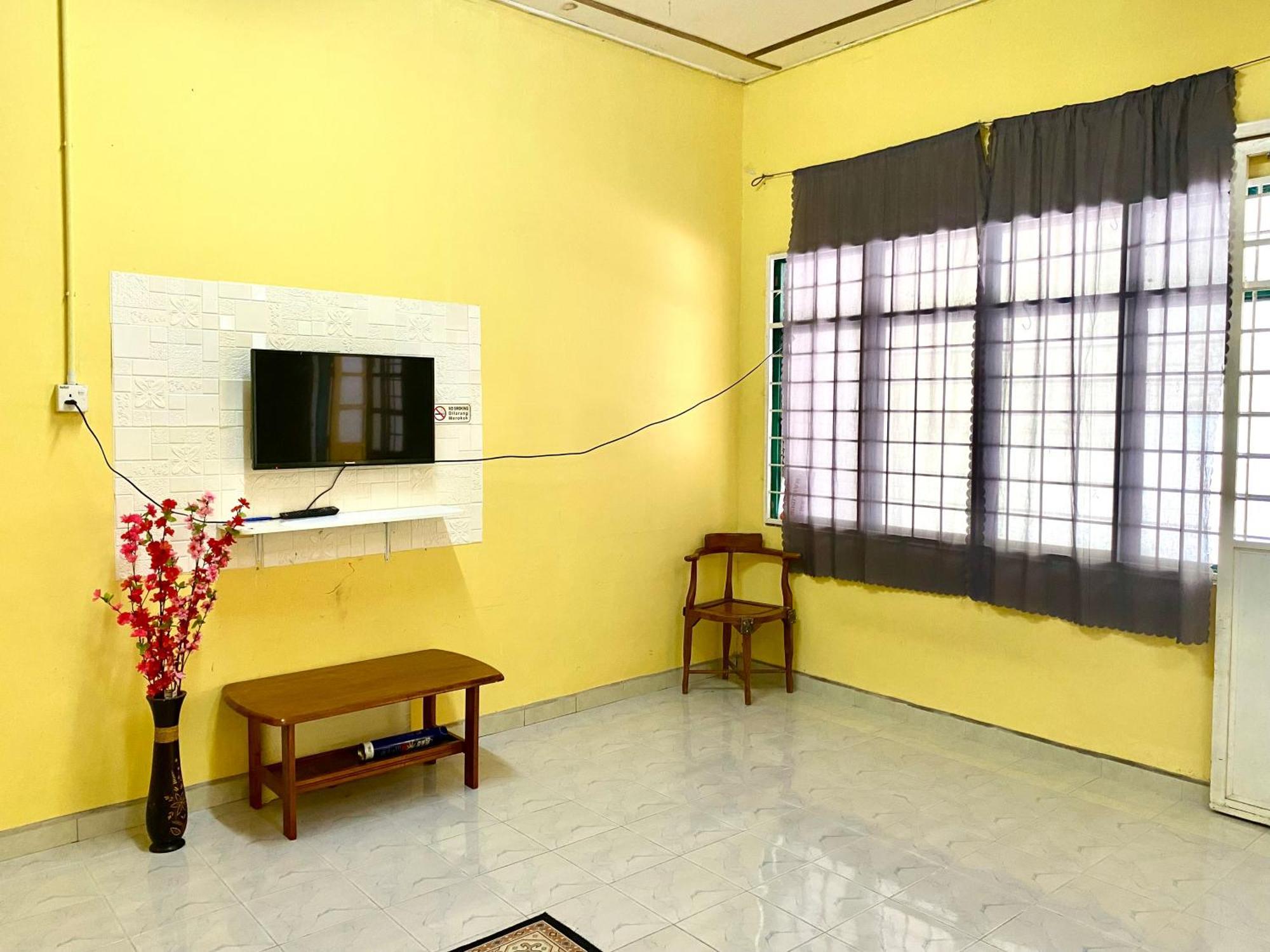 Umi Homestay Batu Buruk 瓜拉丁加奴 外观 照片